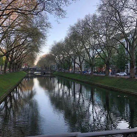 Apartment In Der Nahe Von Der Konigsallee Dusseldorf
